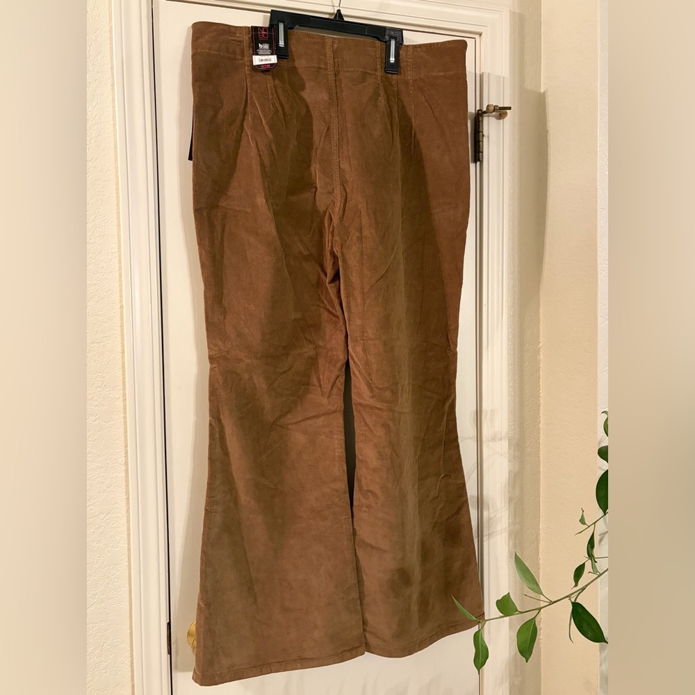 No Boundaries Brown Flare High-Rise Pants - Picture 2 of 12
